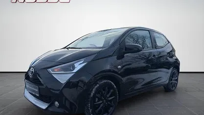 Schwarz Gebraucht 2019 Toyota Aygo X-play Kleinwagen | 9.900 € (Fairer Preis)