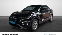 Schwarz (deep black perleffekt) Gebraucht 2024 VW T-Roc Cabriolet Style Cabrio | 26.490 € (Superpreis)
