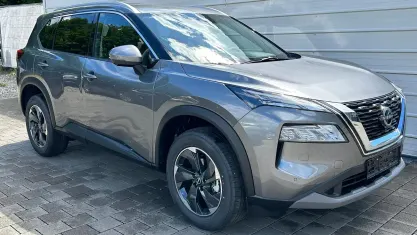 Neu Nissan X-Trail 360º 163 PS (119 kW) 2026 Diamond black perleffekt SUV