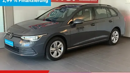 Gebraucht VW Golf VIII Life 131 PS (96 kW) 2023 Grau Kombi