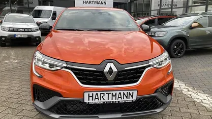 Valenciaorange metallic (orange) Gebraucht 2024 Renault Arkana R.S. SUV | 29.980 € (Fairer Preis)