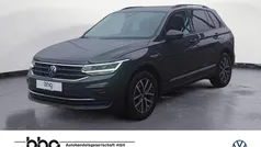 Grau Gebraucht 2023 VW Tiguan Life SUV | 31.730 € (Guter Preis)