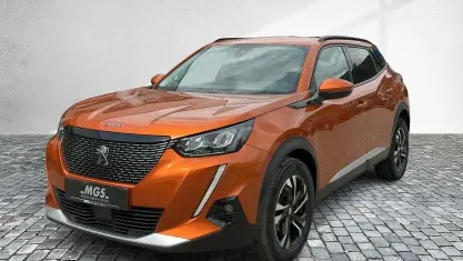 Gebraucht Peugeot 2008 Allure 101 PS (74 kW) 2021 Lackierung orange fusion/typ aussenverkleidung metalliclackierung SUV