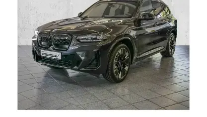 Gebraucht BMW iX3 Impressive 210 kW (286 PS) 2023 Sophistograu brillanteffekt SUV