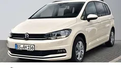 Hellelfenbein Gebraucht 2024 VW Touran Trendline Van / Kleinbus | 34.990 € (Fairer Preis)