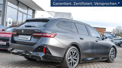 Gebraucht BMW 550e M Sport 489 PS (359 kW) 2025 Bmw individual froze Kombi