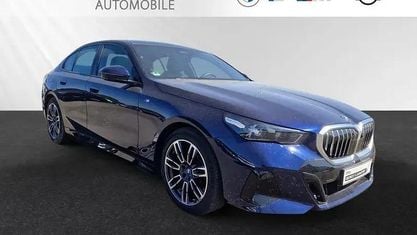 Używany BMW 530e M Sport 299 KM (219 kW) 2024 Niebieski Sedan/Limuzyna
