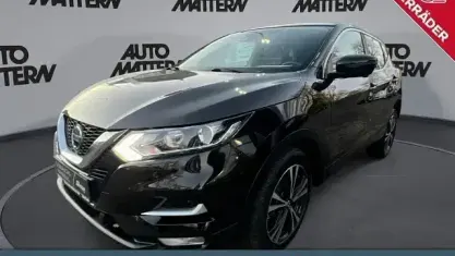Käytetty Nissan Qashqai N-Connecta 150 HP (110 kW) 2020 Musta Katumaasturi