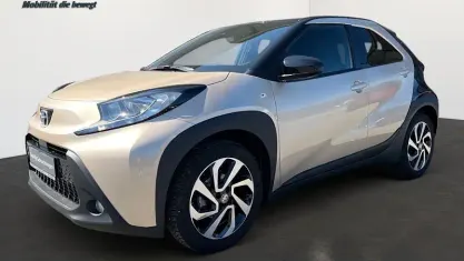 Gebraucht Toyota Aygo X Pulse 72 PS (52 kW) 2023 Beige SUV