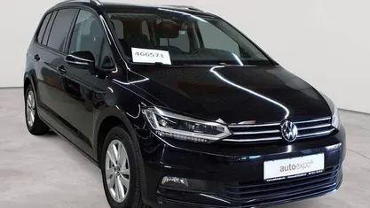 Gebraucht VW Touran Comfortline 150 PS (110 kW) 2023 Deep black perleffekt Van / Kleinbus