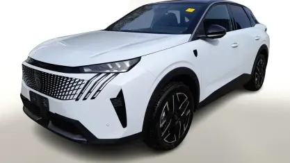 Neu Peugeot 3008 GT 150 PS (110 kW) 2025 Okenit weiß metallic / dach:schw okenit weiß metallic / dach:schw SUV