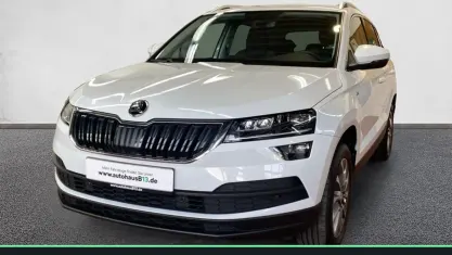 Gebraucht Skoda Karoq Clever 110 PS (80 kW) 2022 Moonweiß perleffekt SUV