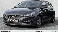 Grau Gebraucht 2023 Hyundai i30 Trend Limousine | 17.590 € (Fairer Preis)
