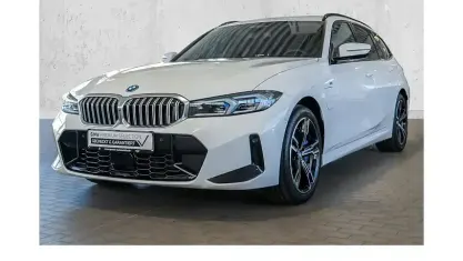 Gebraucht BMW 330e M Sport 299 PS (219 kW) 2025 Weiß Kombi