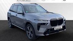 Skyscraper grau Gebraucht 2023 BMW X7 M Sport SUV | 86.900 € (Fairer Preis)