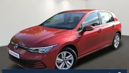Gebraucht VW Golf VIII Life 131 PS (96 kW) 2021 Kings red metallic Limousine