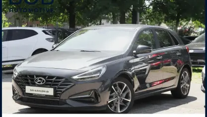 Gebraucht Hyundai i30 120 PS (88 kW) 2021 Grau Kleinwagen