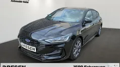 Schwarz Gebraucht 2024 Ford Focus ST-Line X Limousine | 26.950 € (Fairer Preis)