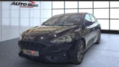 Obsidianschwarz (schwarz) Gebraucht 2020 Ford Focus ST-Line Limousine | 19.880 € (Fairer Preis)