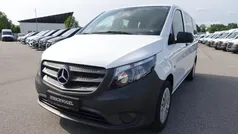 Weiß Gebraucht 2022 Mercedes Vito Van / Kleinbus | 34.391 € (Fairer Preis)