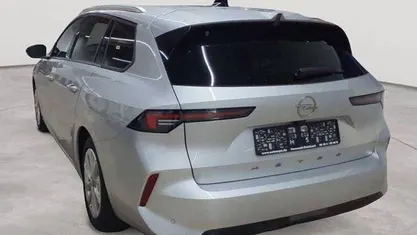 Gebraucht Opel Astra Elegance 131 PS (96 kW) 2023 Kristall silber metallic Kombi