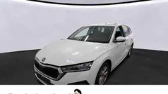 Weiss Gebraucht 2023 Skoda Octavia Style Kombi | 22.777 € (Fairer Preis)