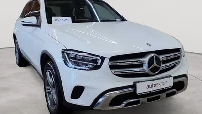 Gebraucht Mercedes GLC300e 194 PS (142 kW) 2022 Polarweiß SUV