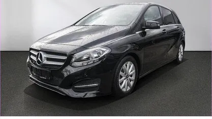 Gebraucht Mercedes B180 Business 122 PS (89 kW) 2017 Schwarz Van / Kleinbus