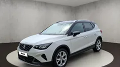 Weiß/dach schwarz Gebraucht 2024 Seat Arona FR SUV | 19.480 € (Fairer Preis)