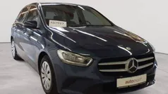 Denimblau metallic Gebraucht 2020 Mercedes B200 Van / Kleinbus | 17.990 € (Guter Preis)