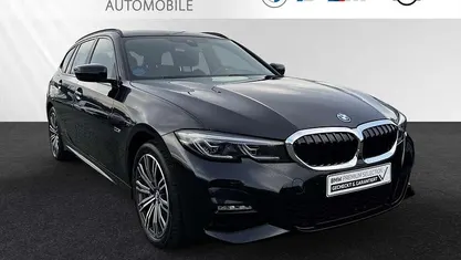 Gebraucht BMW 330e M Sport 292 PS (214 kW) 2022 Black sapphire metallic Kombi