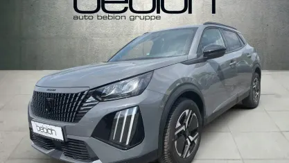 Gebraucht Peugeot 2008 Allure 131 PS (96 kW) 2024 Metfa selenium grau SUV