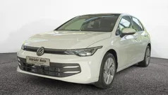 Weiss / pure white Gebraucht 2024 VW Golf VIII Life Limousine | 23.950 € (Guter Preis)