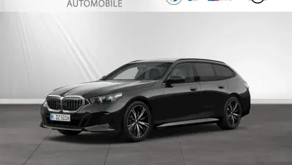 Gebraucht BMW 520 Performance 197 PS (144 kW) 2025 Saphirschwarz metallic Kombi
