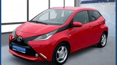 Rot Gebraucht 2015 Toyota Aygo Kleinwagen | 8.990 €