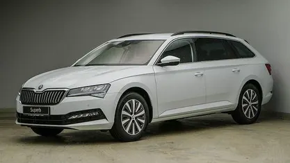 Weiss Gebraucht 2022 Skoda Superb Ambition Kombi | 24.777 € (Guter Preis)