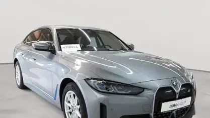 Gebraucht BMW i4 Sport Line 250 kW (340 PS) 2023 Skyscraper grau metallic Limousine