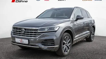 Gebraucht VW Touareg Elegance 381 PS (280 kW) 2021 Grau / siliziumgrau (metallic) SUV