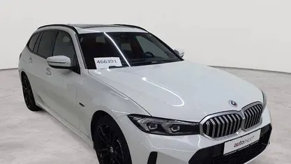 Gebraucht BMW 320e M Sport 163 PS (119 kW) 2022 Alpinweiß Kombi