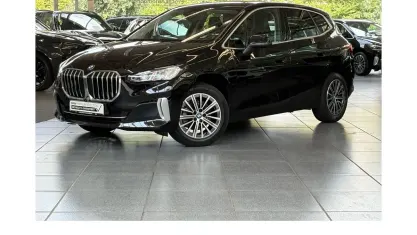 Gebraucht BMW 218 Active Tourer Luxury Line 136 PS (100 kW) 2022 Schwarz Van / Kleinbus