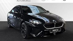 Saphirschwarz metallic Neu 2025 BMW 220 M Sport Limousine | 43.490 € (Fairer Preis)