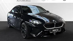 Saphirschwarz metallic Neu 2025 BMW 220 M Sport Limousine | 43.490 € (Fairer Preis)
