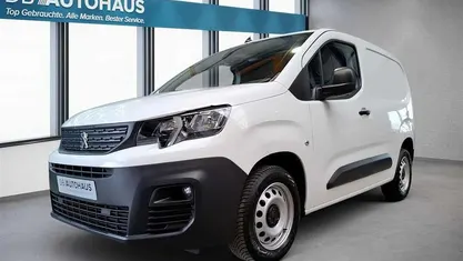 Gebraucht Peugeot Partner Premium 131 PS (96 kW) 2022 Weiß Van / Kleinbus