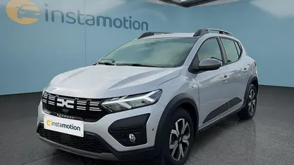 Grau Gebraucht 2023 Dacia Sandero Stepway Kleinwagen | 16.499 € (Fairer Preis)