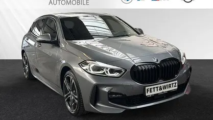 Gebraucht BMW 118 M Sport 150 PS (110 kW) 2023 Skyscraper grau metallic Kleinwagen
