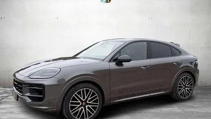 Grau Gebraucht 2025 Porsche Cayenne Coupe Coupé | 104.500 € (Superpreis)