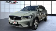 Sage green / (metallic) Gebraucht 2024 Volvo XC40 Core SUV | 33.850 € (Guter Preis)