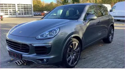 Grau Gebraucht 2017 Porsche Cayenne S SUV | 25.500 €