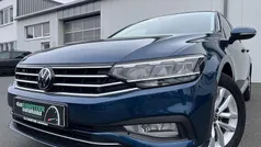 Aquamarinblau Gebraucht 2023 VW Passat Business Kombi | 27.460 € (Guter Preis)