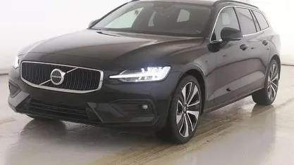 Gebraucht 2024 Volvo V60 Core Kombi | 39.600 € (Fairer Preis)